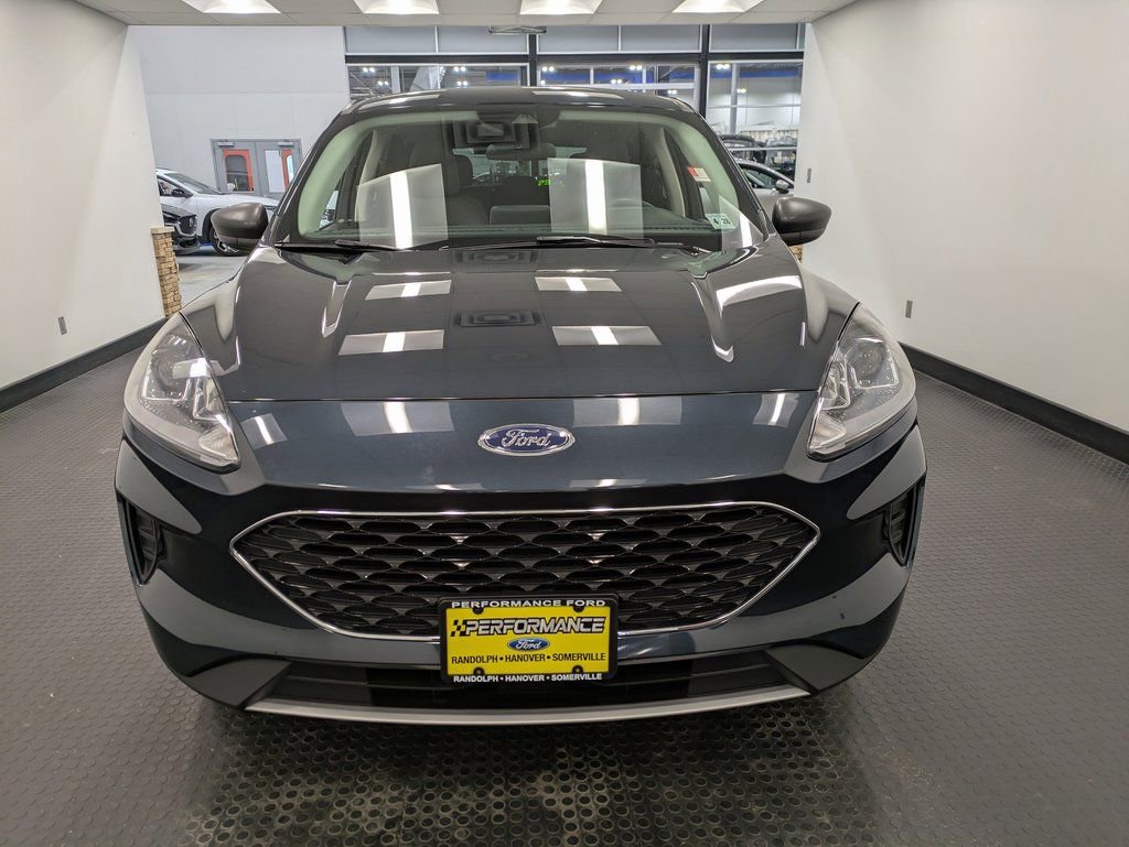 Used 2022 Ford Escape SE image 2