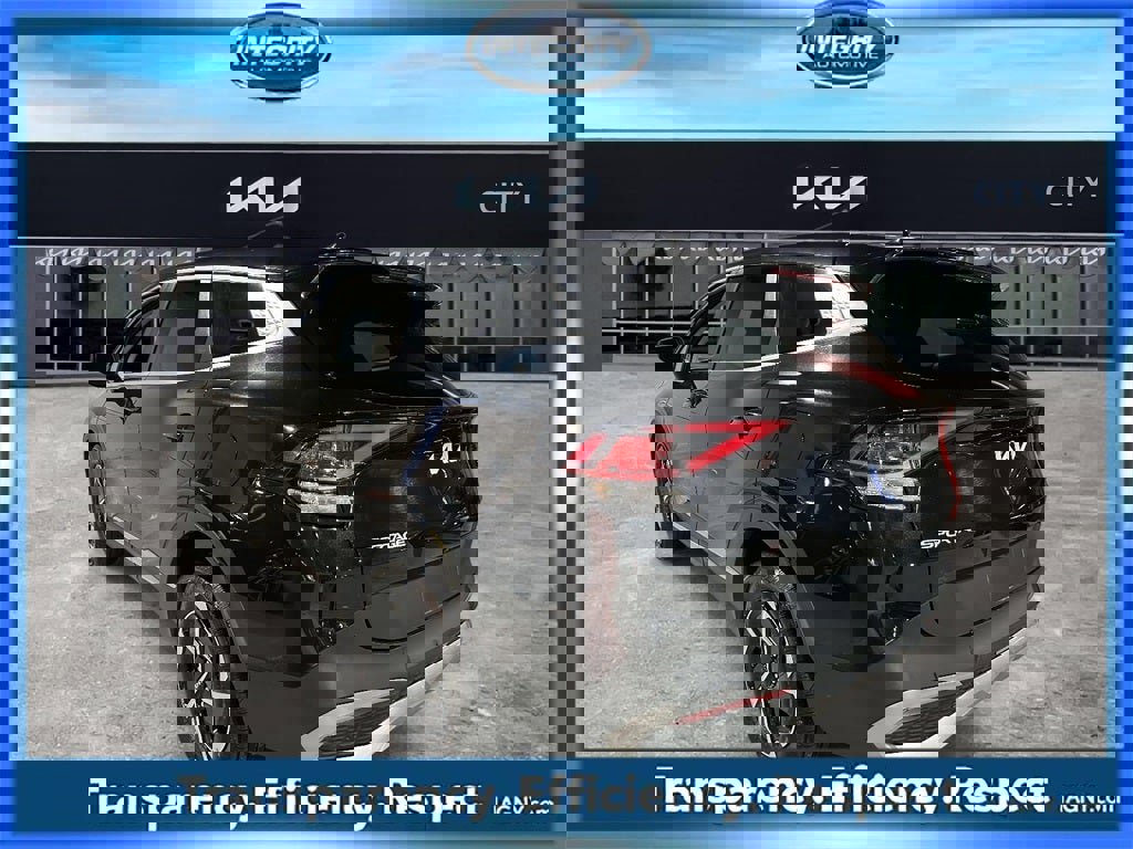 Used 2023 Kia Sportage LX image 6