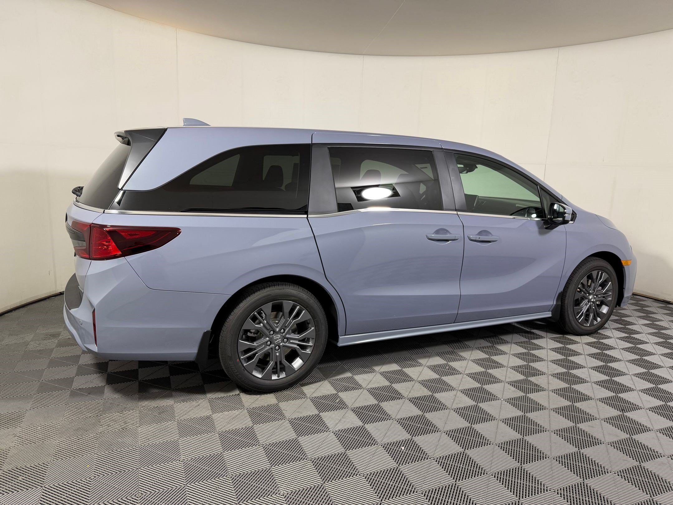 New 2027 Honda Odyssey Touring image 7