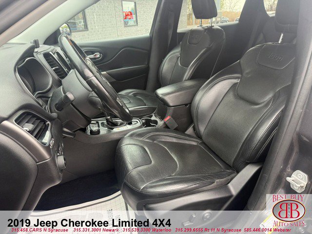 Used 2019 Jeep Cherokee Limited w/ Luxury Group AWD/4WD image 10