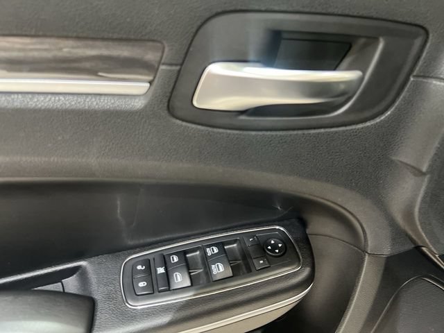 Used 2019 Chrysler 300 Touring L w/ Quick Order Package 22F RWD image 21