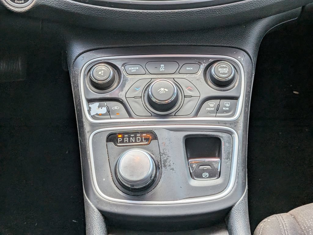 Used 2016 Chrysler 200 Limited FWD image 17