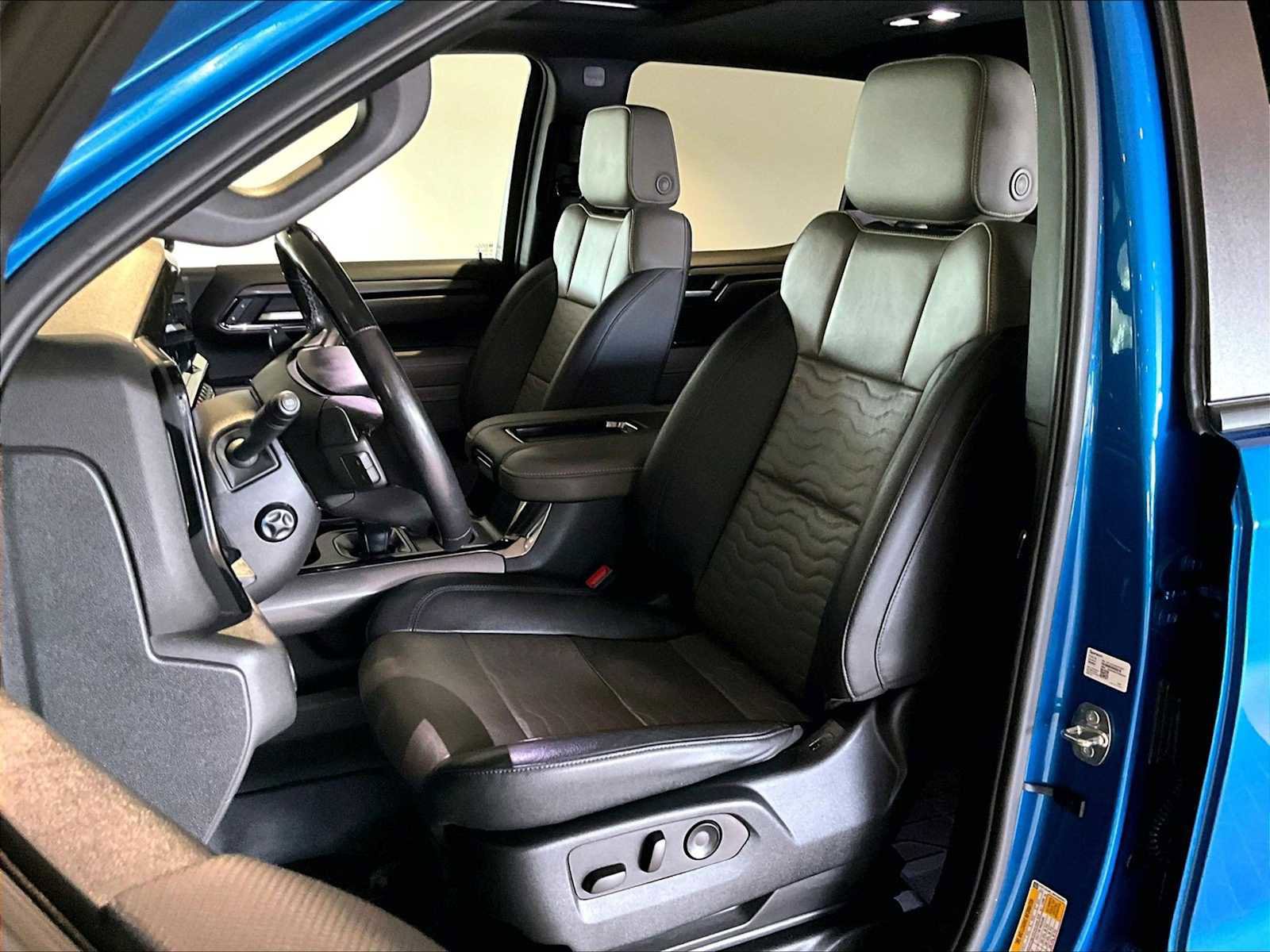 Used 2022 Chevrolet Silverado 1500 ZR2 w/ Technology Package image 8