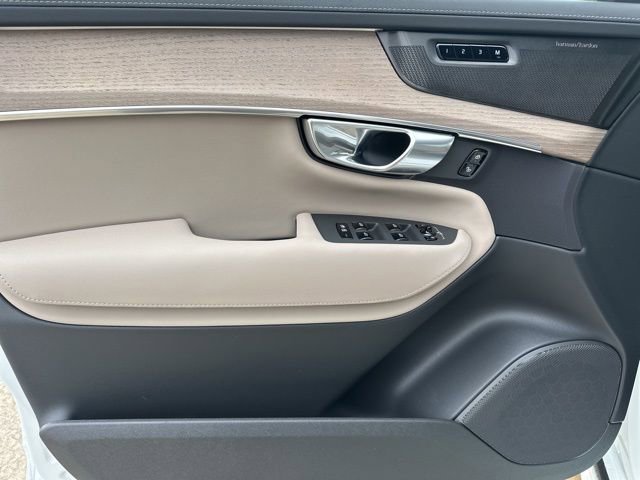 New 2026 Volvo XC90 B6 Ultra w/ Protection Package image 12