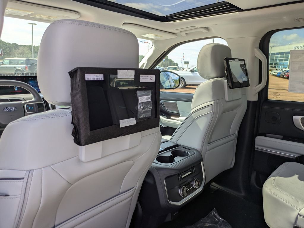 New 2026 Ford Expedition Platinum w/ Platinum Ultimate Package image 15