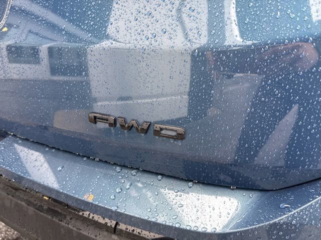 Used 2024 GMC Terrain SLE w/ Elevation Edition AWD/4WD image 11