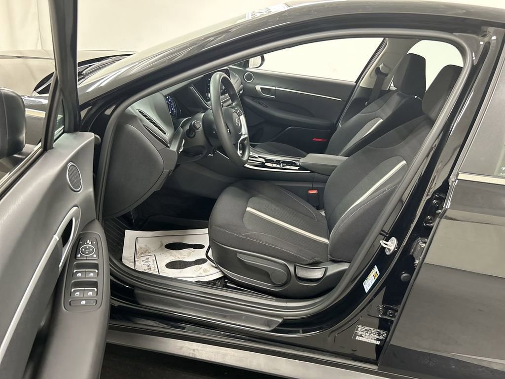 Used 2023 Hyundai Sonata SE FWD image 9