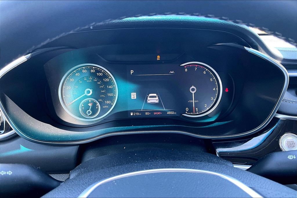 Used 2025 Genesis G70 2.5T image 12