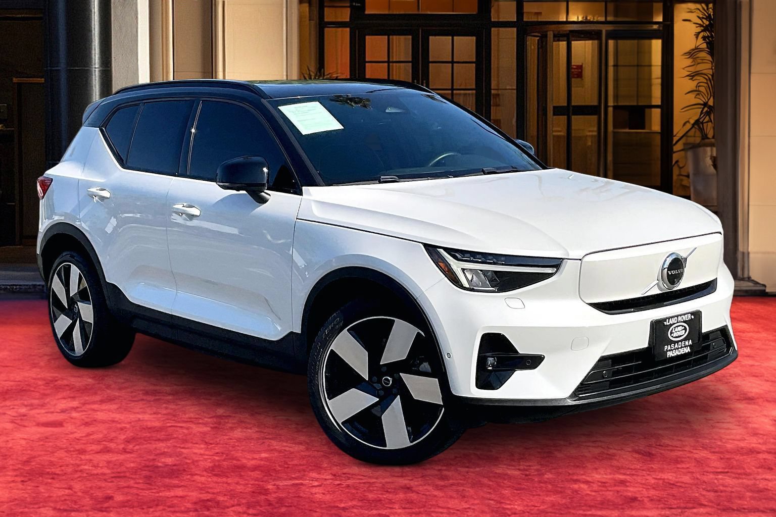 Used 2023 Volvo XC40 Recharge Ultimate AWD/4WD image 2