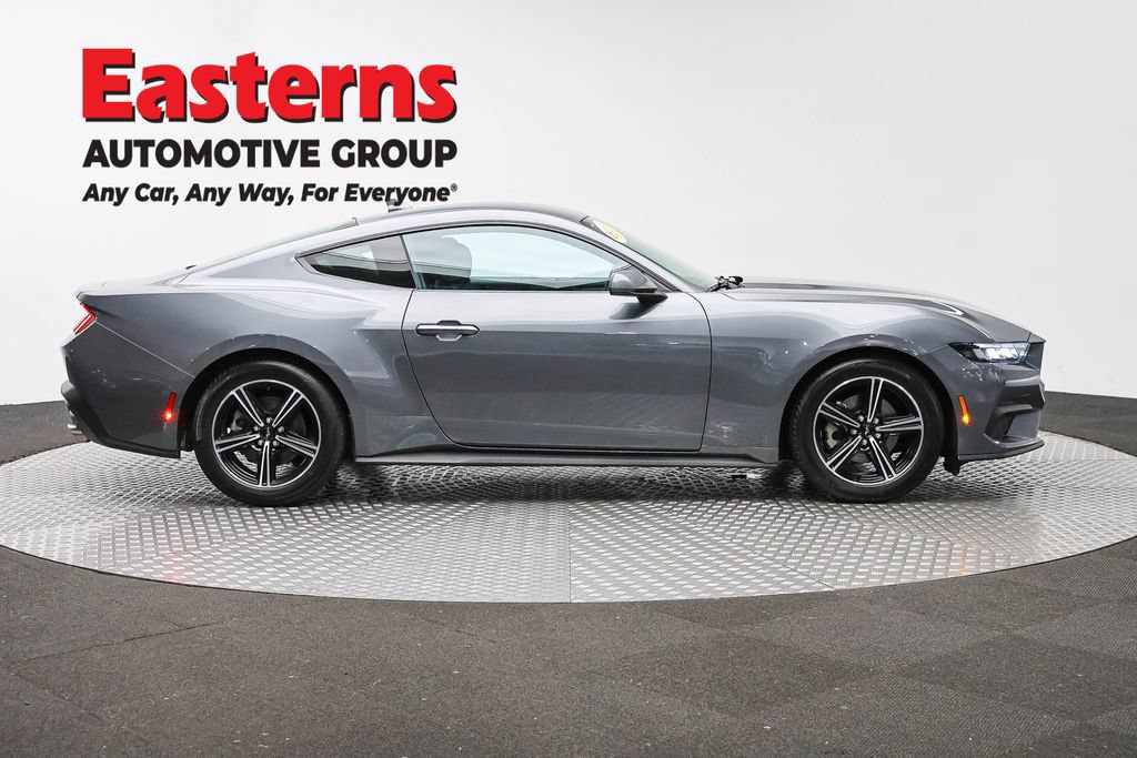Used 2025 Ford Mustang Coupe RWD image 6