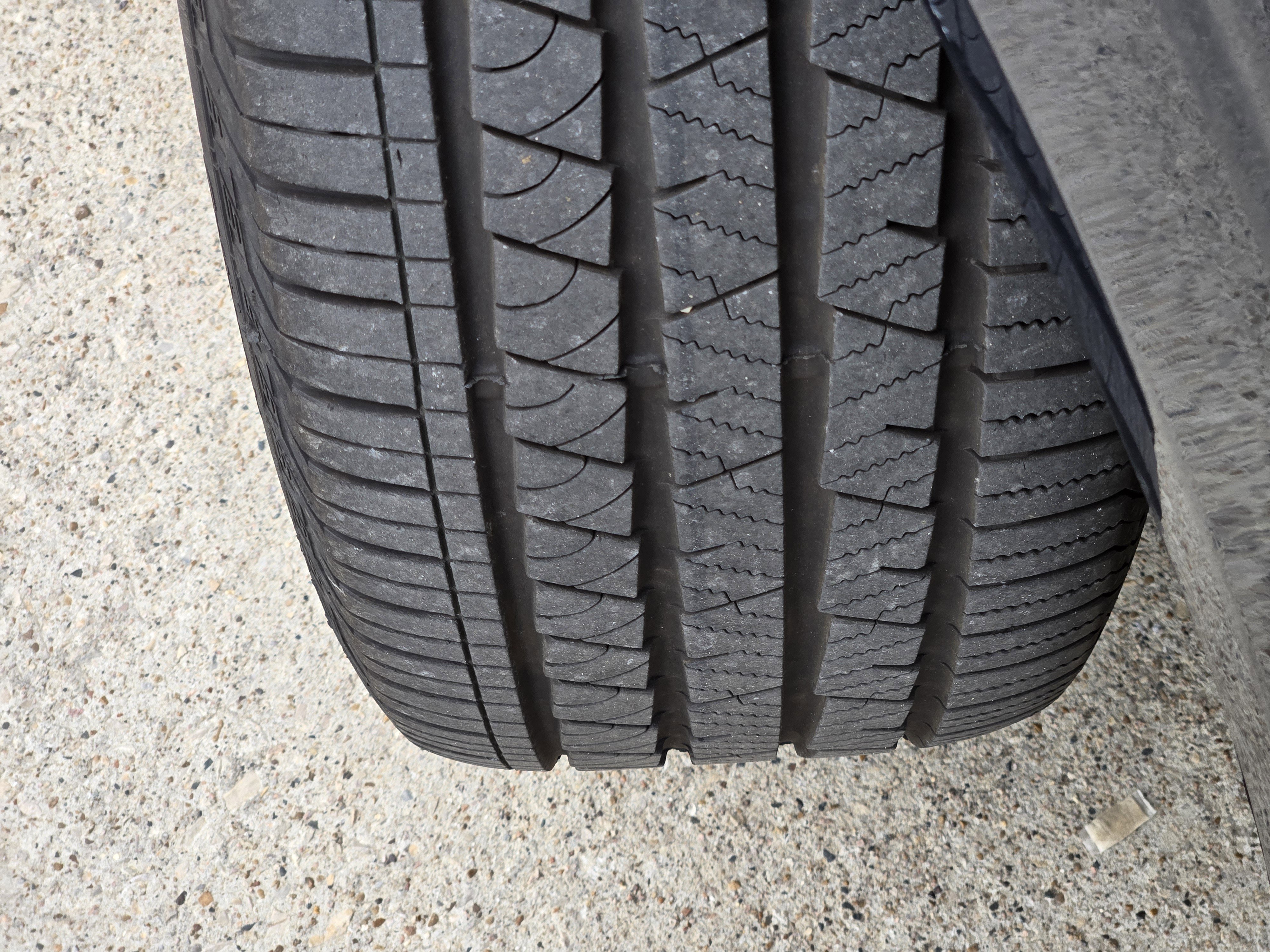 Used 2025 Volvo XC60 B5 Plus image 17