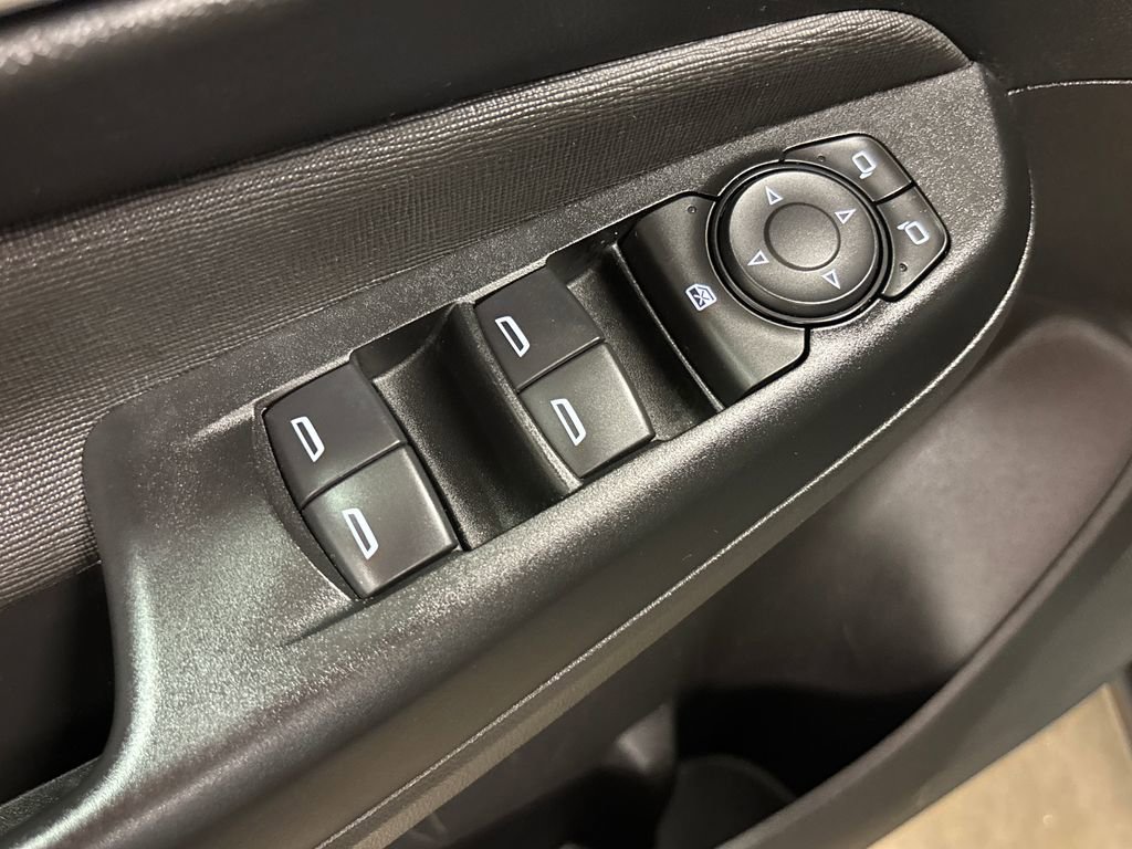 Used 2025 Buick Envista Preferred FWD image 23