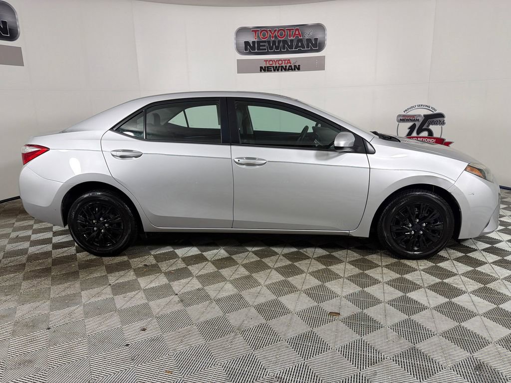 Used 2016 Toyota Corolla L FWD image 2