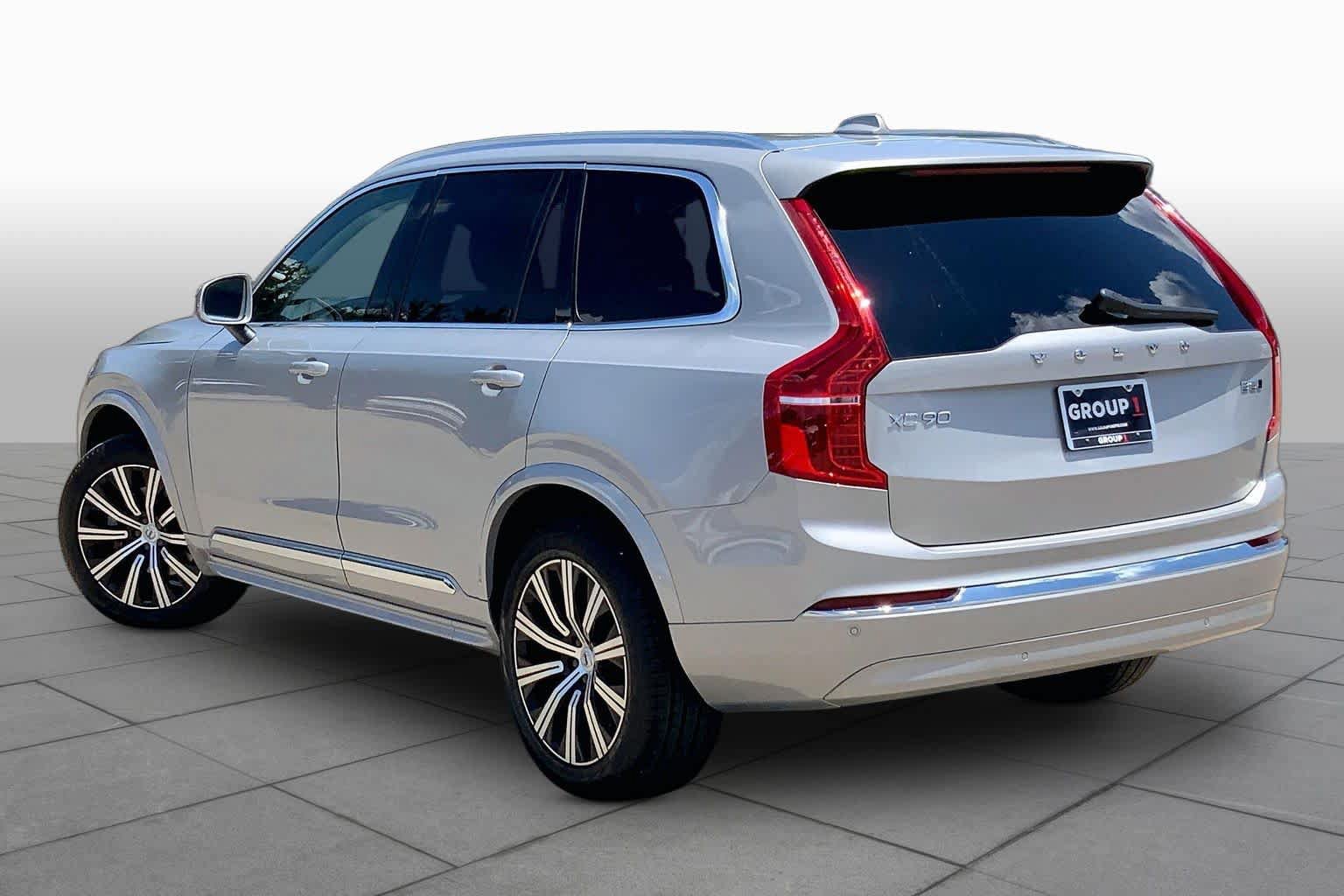 Used 2025 Volvo XC90 B5 Core AWD/4WD image 12