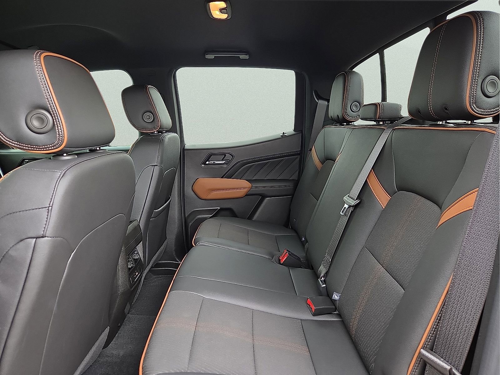 Used 2023 GMC Canyon AT4 w/ LPO, Skid Plate Package AWD/4WD image 10