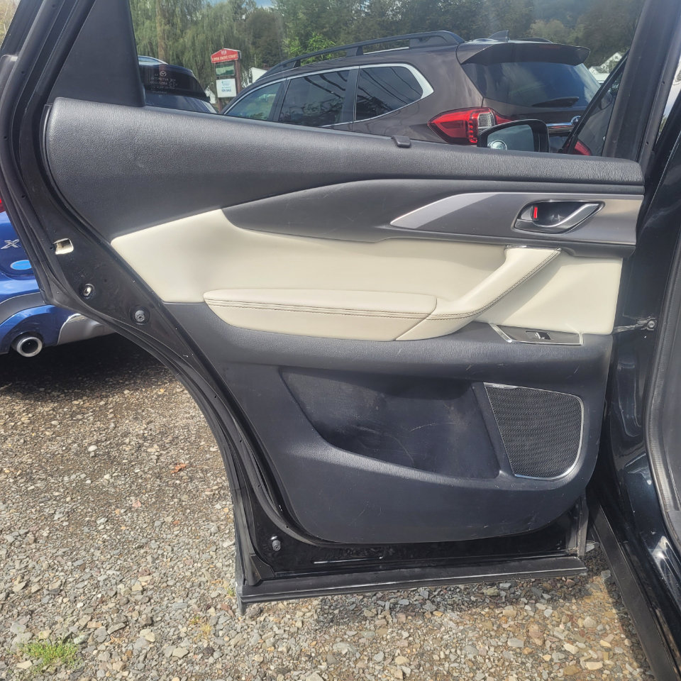 Used 2020 MAZDA CX-9 Signature image 32