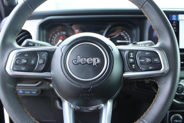 Used 2024 Jeep Wrangler Unlimited Sahara AWD/4WD image 18