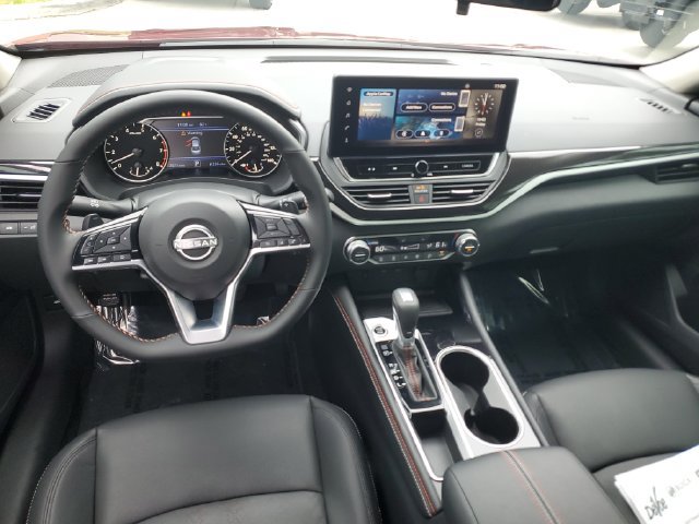 Used 2025 Nissan Altima 2.5 SR w/ SR Premium Package FWD image 17