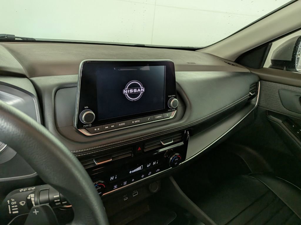 Used 2023 Nissan Rogue SV image 23