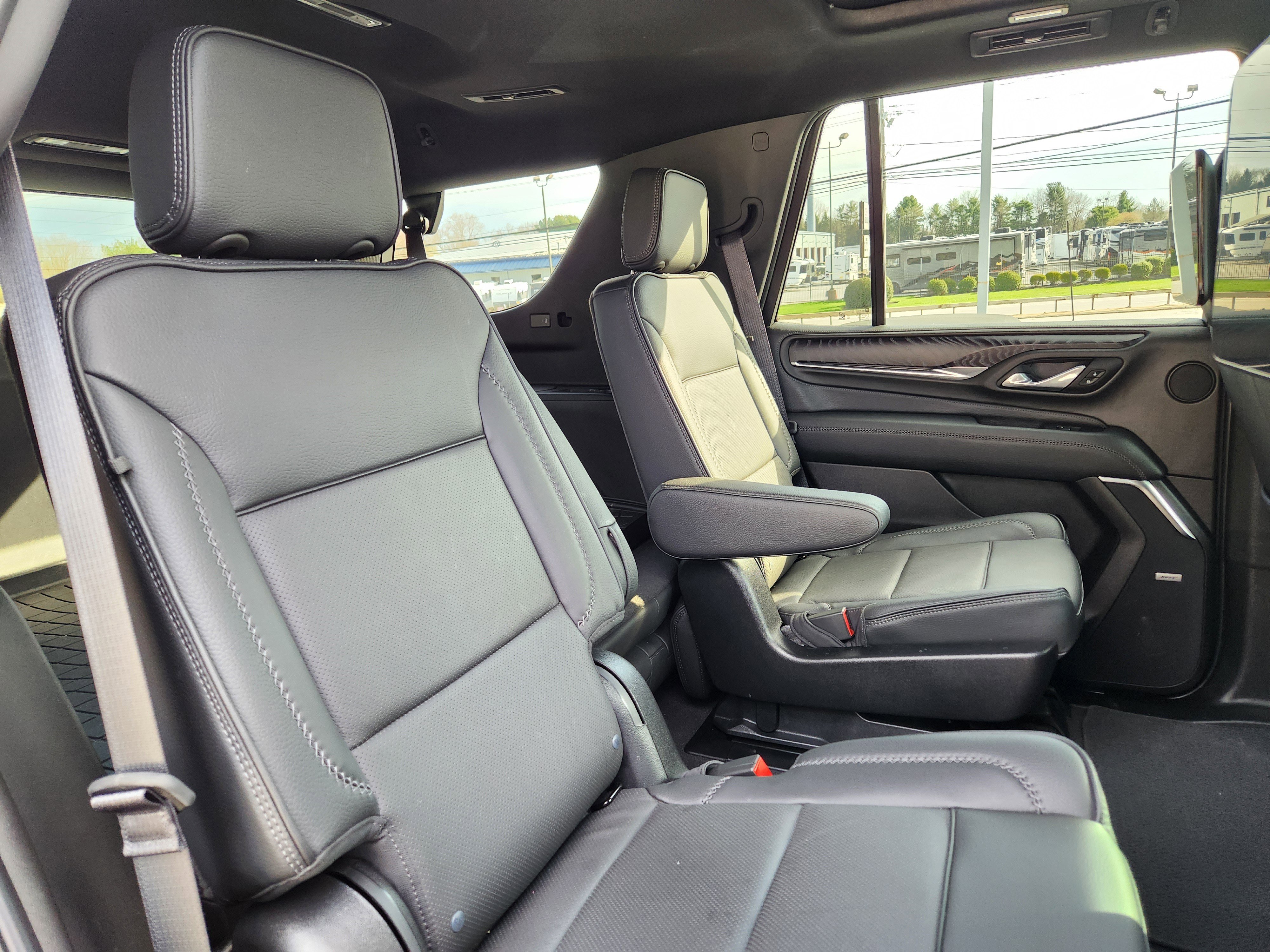 Used 2023 GMC Yukon Denali AWD/4WD image 14