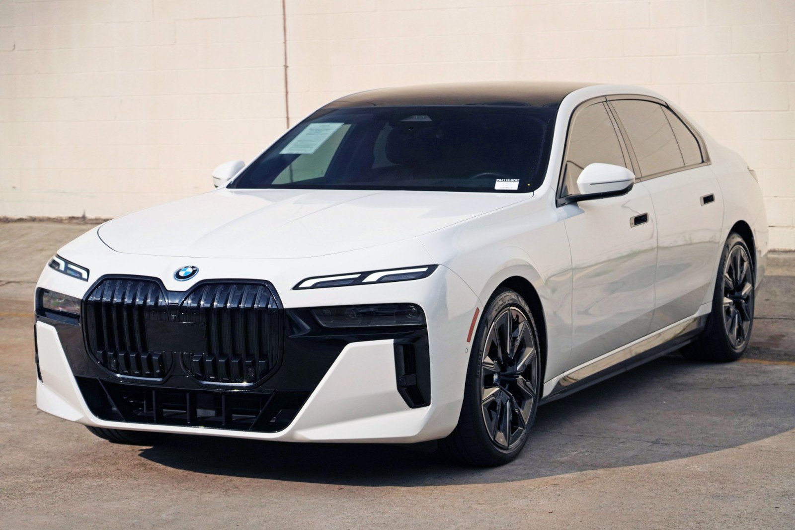 Used 2024 BMW i7 xDrive60 w/ Premium Package AWD/4WD image 56