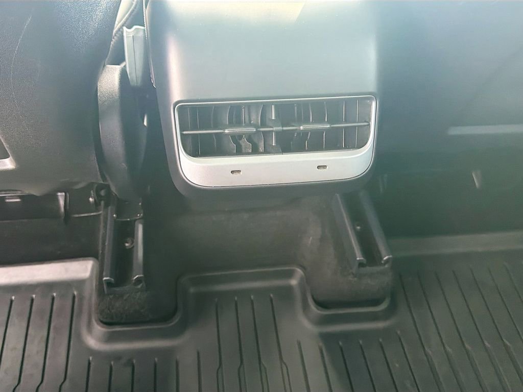 Used 2023 Tesla Model Y Long Range image 20