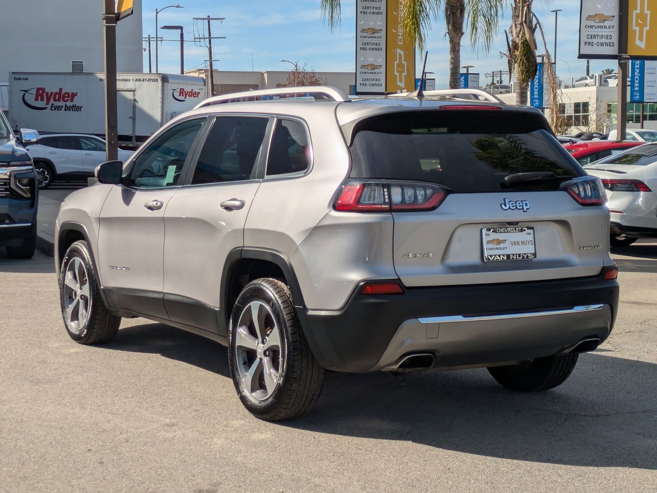 Used 2019 Jeep Cherokee Limited image 7