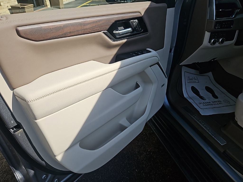 New 2026 GMC Yukon Denali w/ LPO, Floor Liner Package image 8
