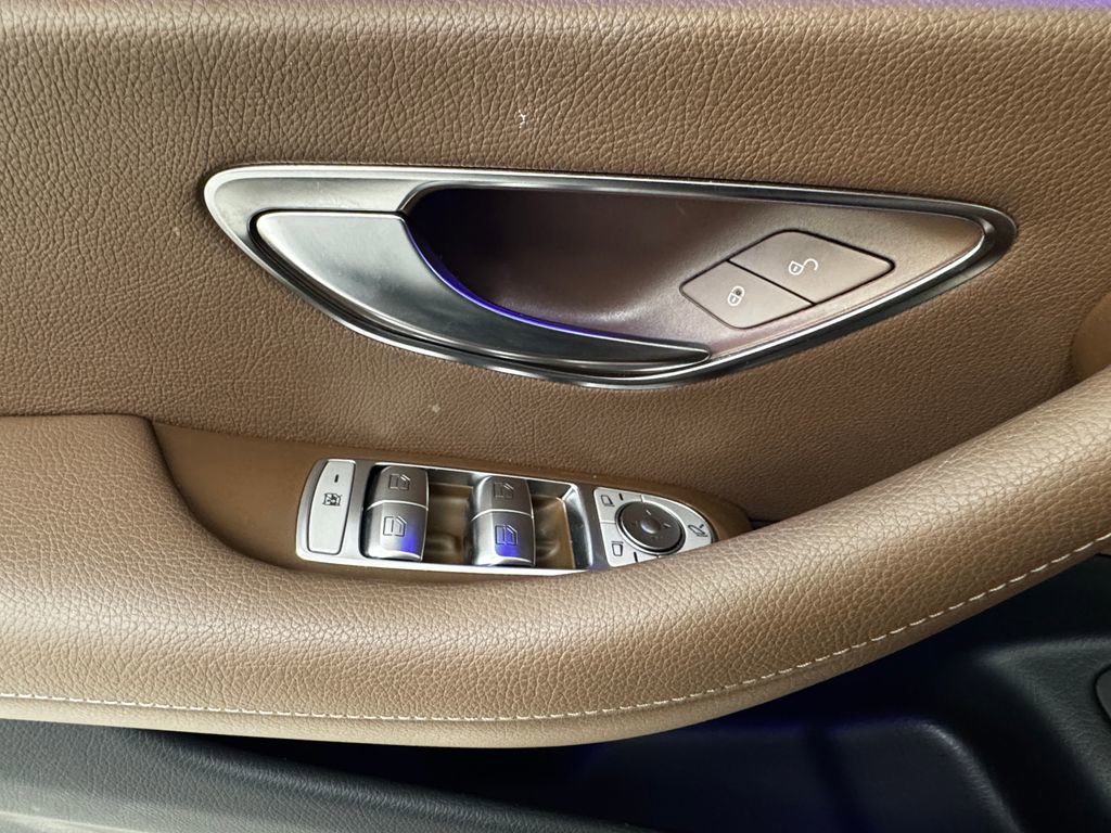 Used 2017 Mercedes-Benz E 300 4MATIC image 29