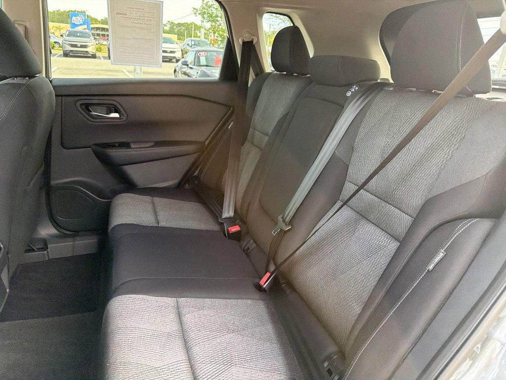 Certified 2026 Nissan Rogue SV FWD image 21