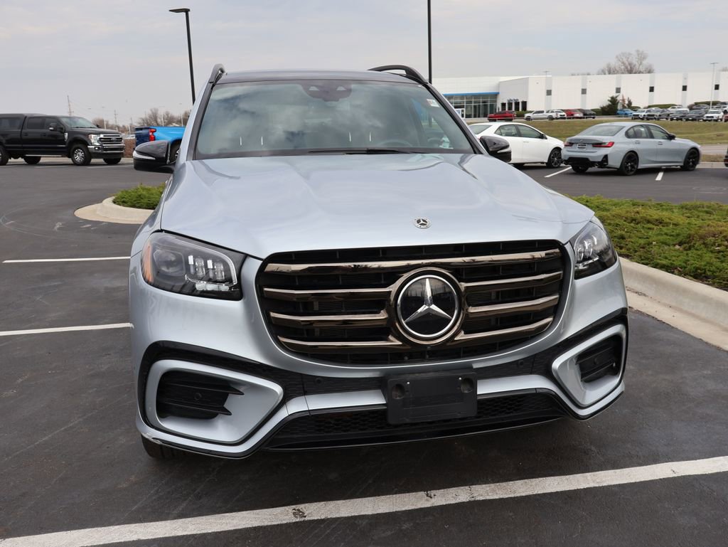 Used 2025 Mercedes-Benz GLS 450 4MATIC image 4