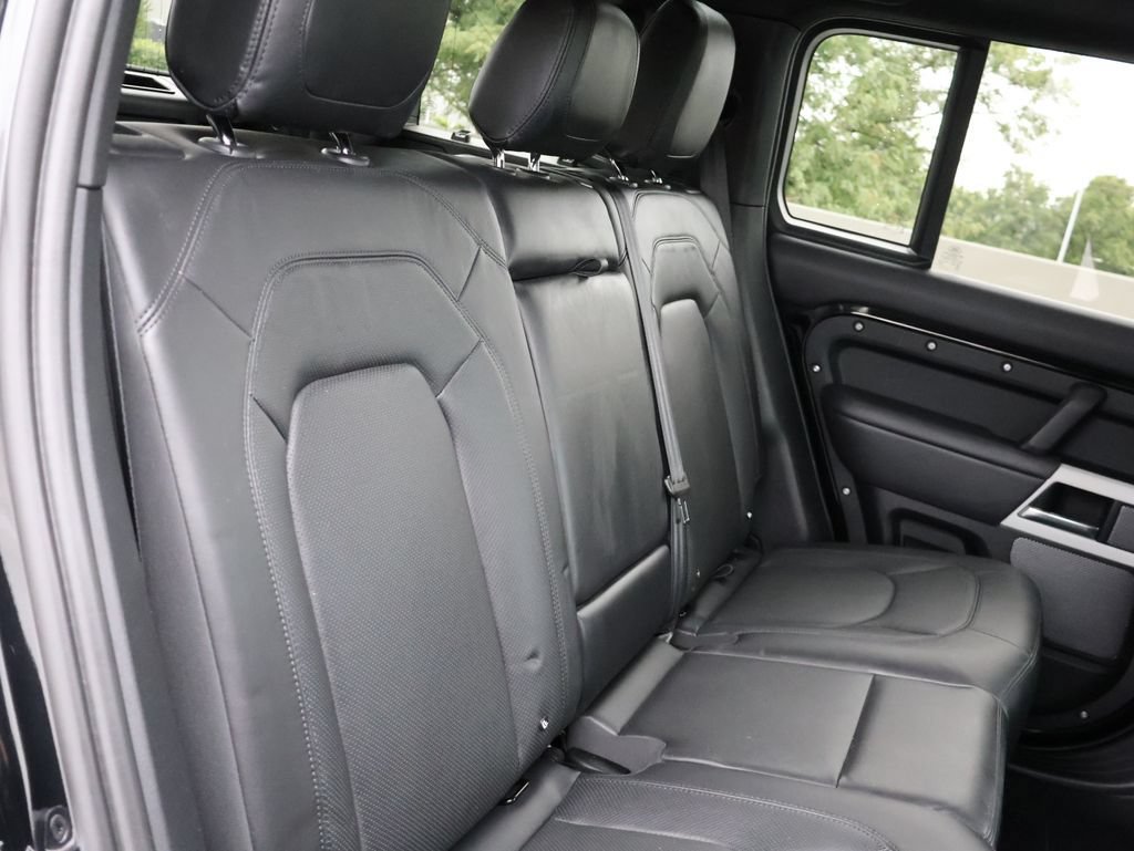 Used 2024 Land Rover Defender 110 SE AWD/4WD image 12