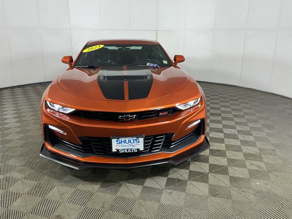 Used 2023 Chevrolet Camaro SS RWD image 2