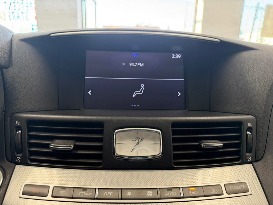 Used 2019 INFINITI Q70 Luxe RWD image 52