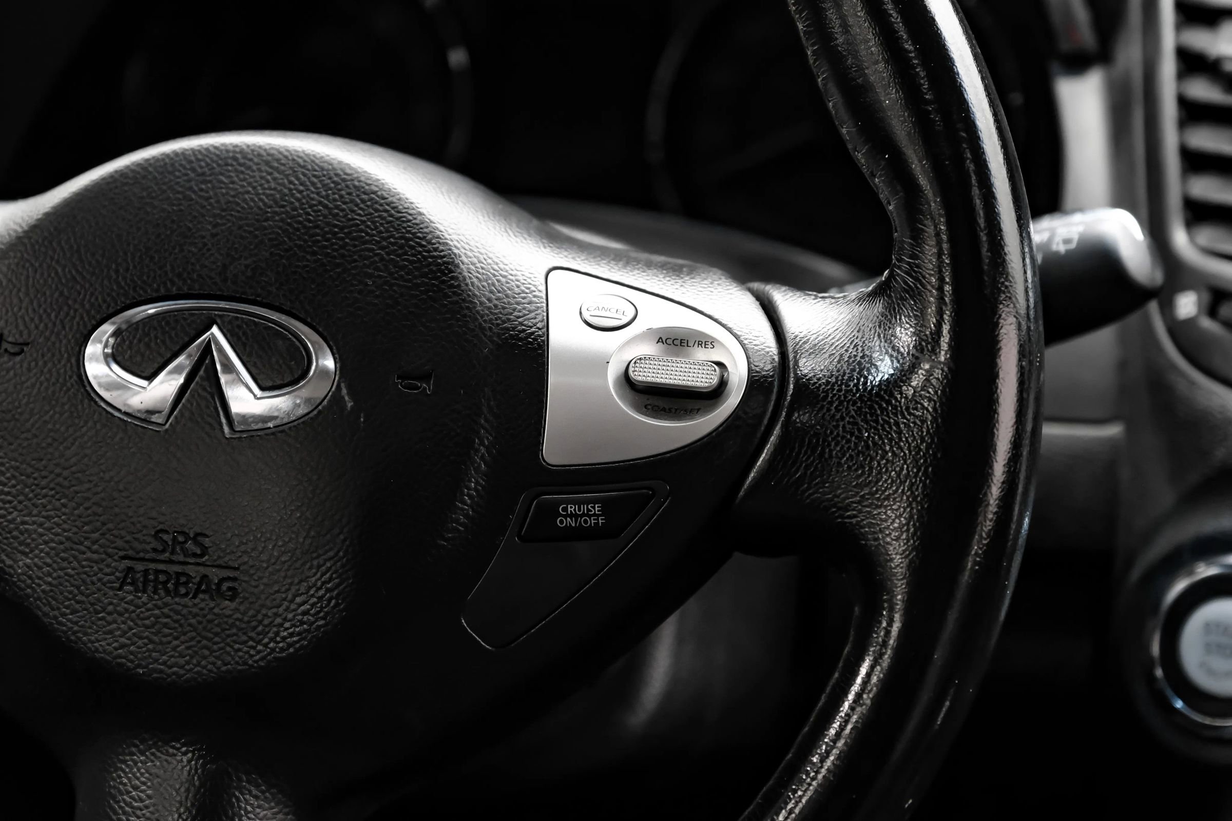 Used 2016 INFINITI QX70 3.7 image 26