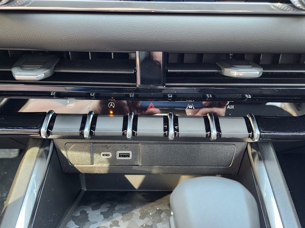 New 2026 GMC Canyon Elevation w/ Convenience Package image 29