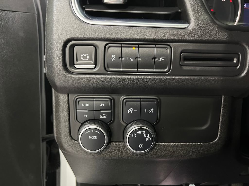 Used 2021 Chevrolet Suburban LT image 21