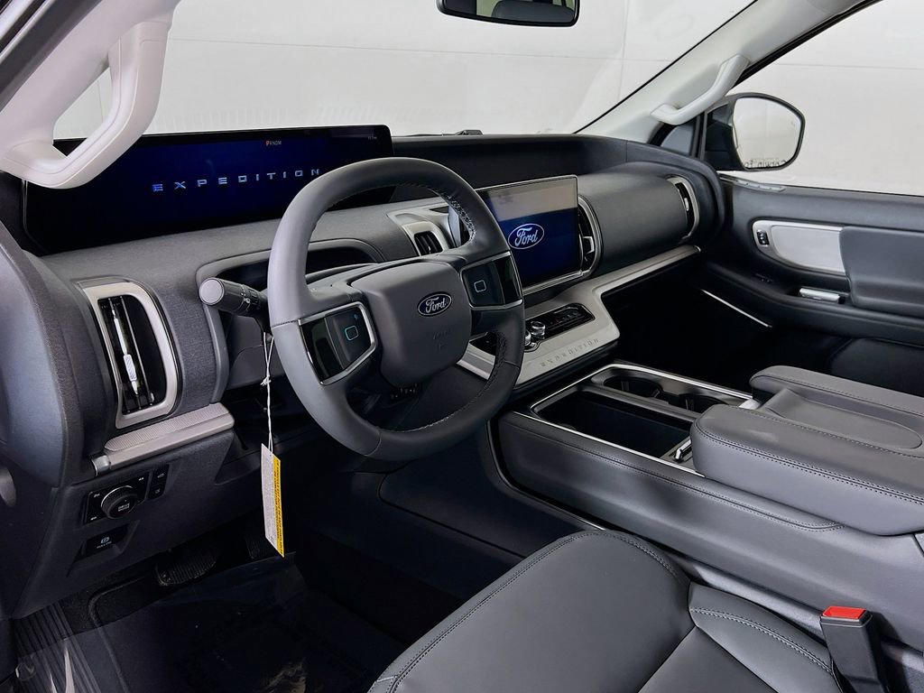 New 2026 Ford Expedition Active image 3