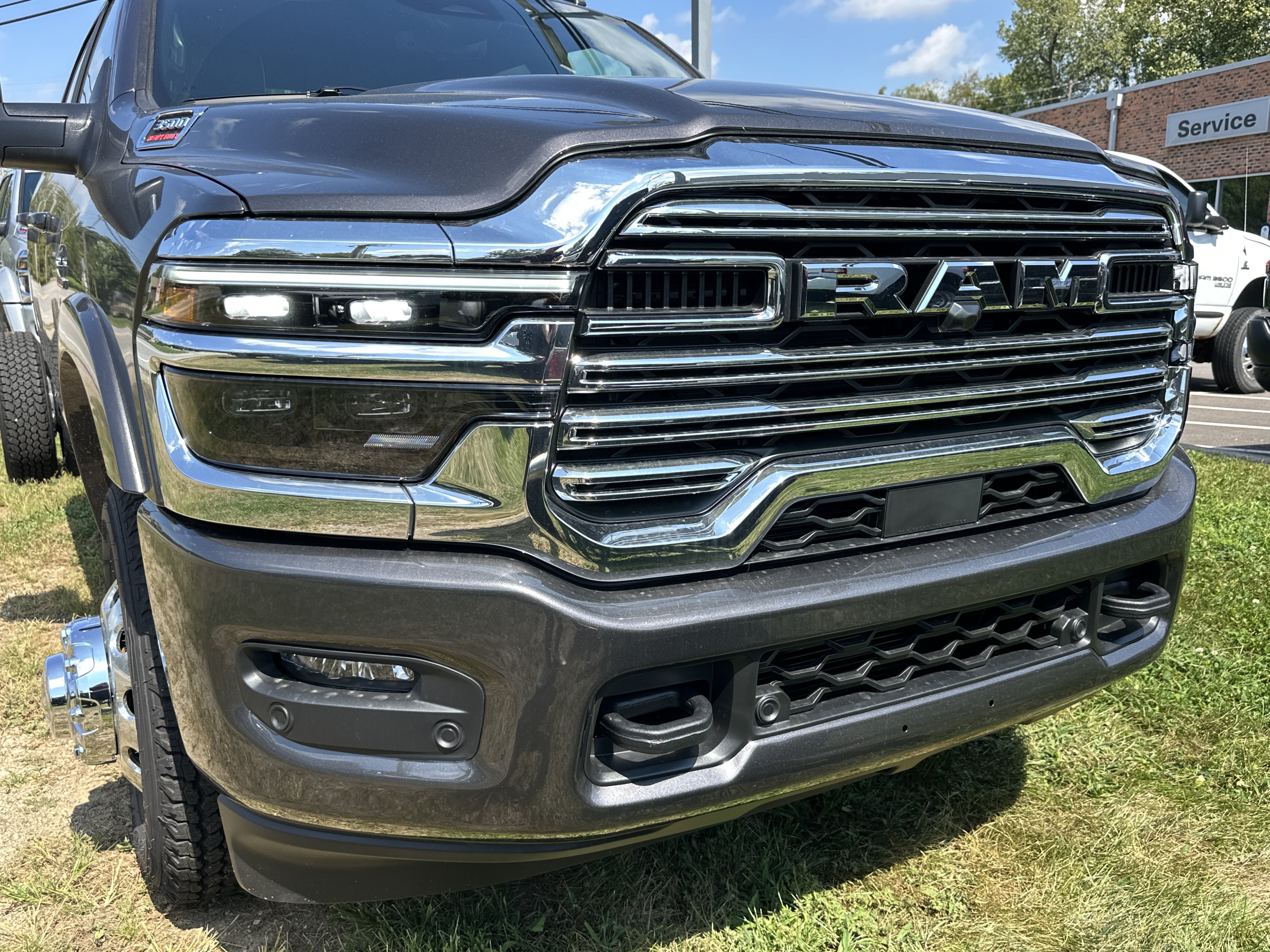 New 2027 RAM 3500 Big Horn w/ Laramie Trim Package AWD/4WD image 22