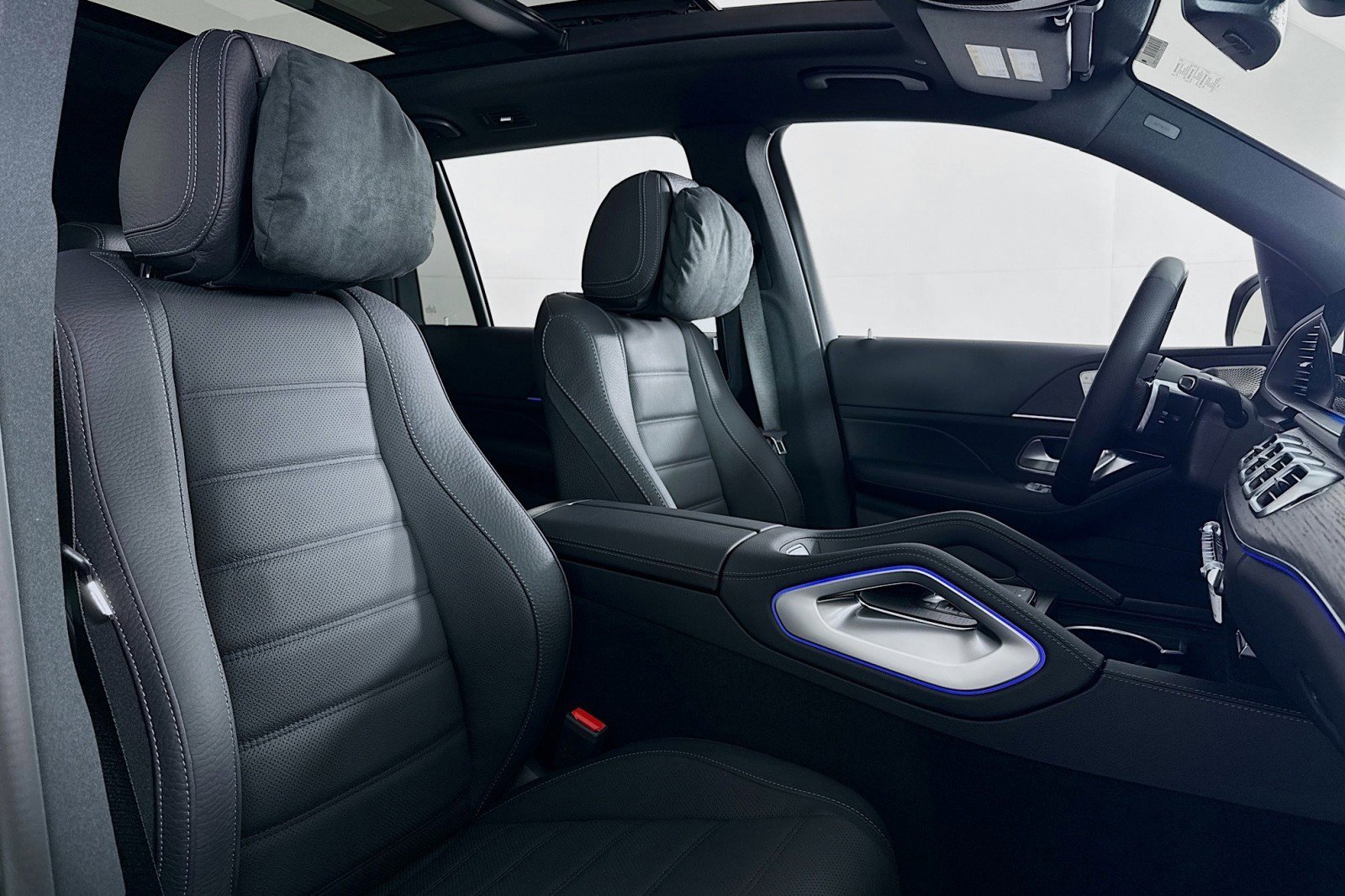 New 2026 Mercedes-Benz GLS 580 4MATIC image 6
