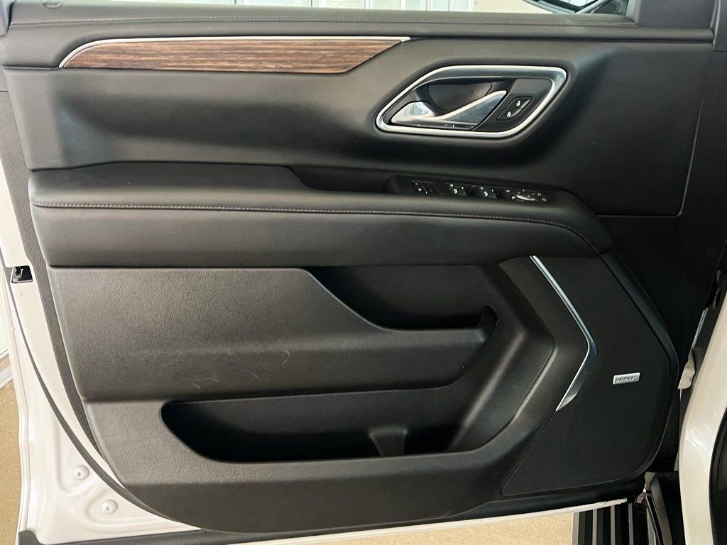 Used 2021 Chevrolet Suburban High Country w/ Premium Package image 12