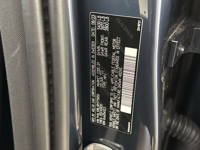 Used 2024 Volvo XC60 B5 Plus AWD/4WD image 30