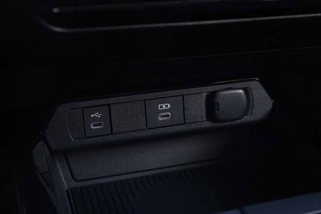 New 2026 Toyota Prius Plug-In Hybrid image 16