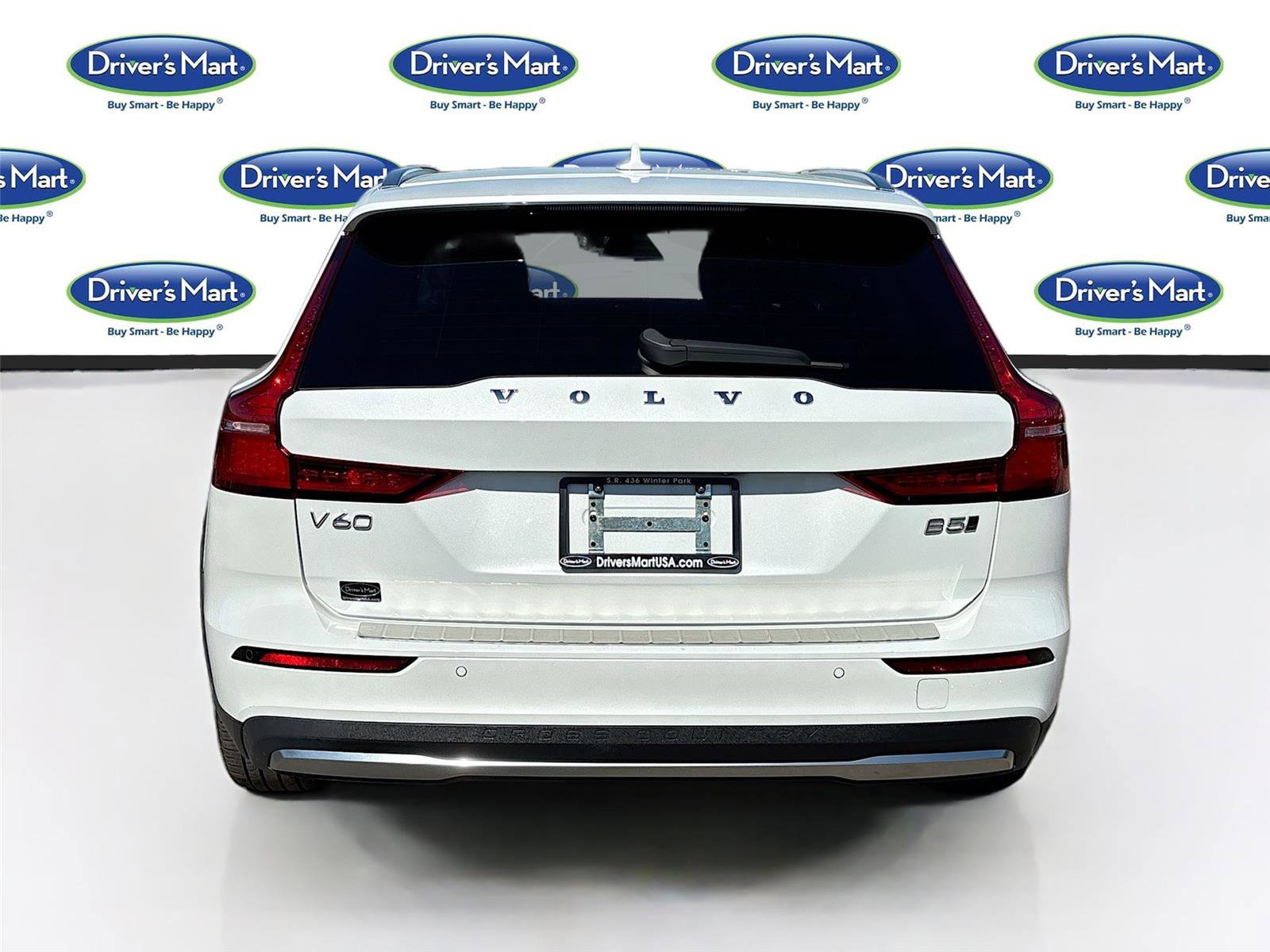 Used 2025 Volvo V60 B5 Cross Country Plus image 6