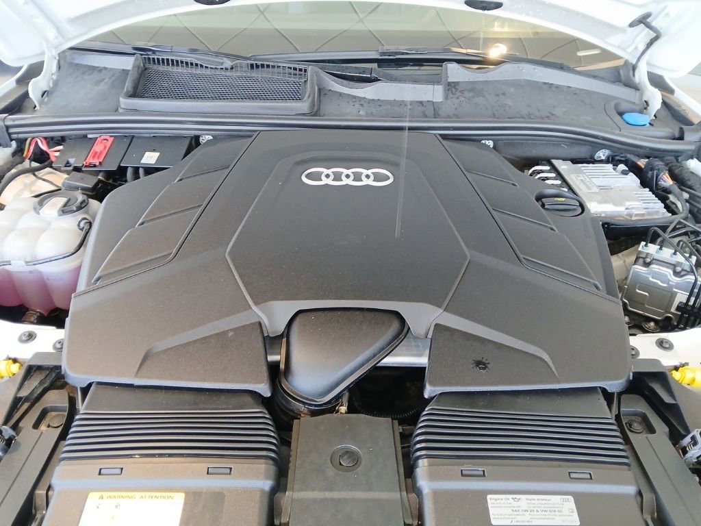 Used 2025 Audi Q7 3.0T Premium Plus AWD/4WD image 16