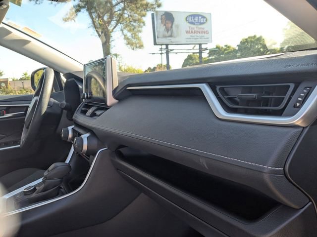 Certified 2025 Toyota RAV4 XLE image 33