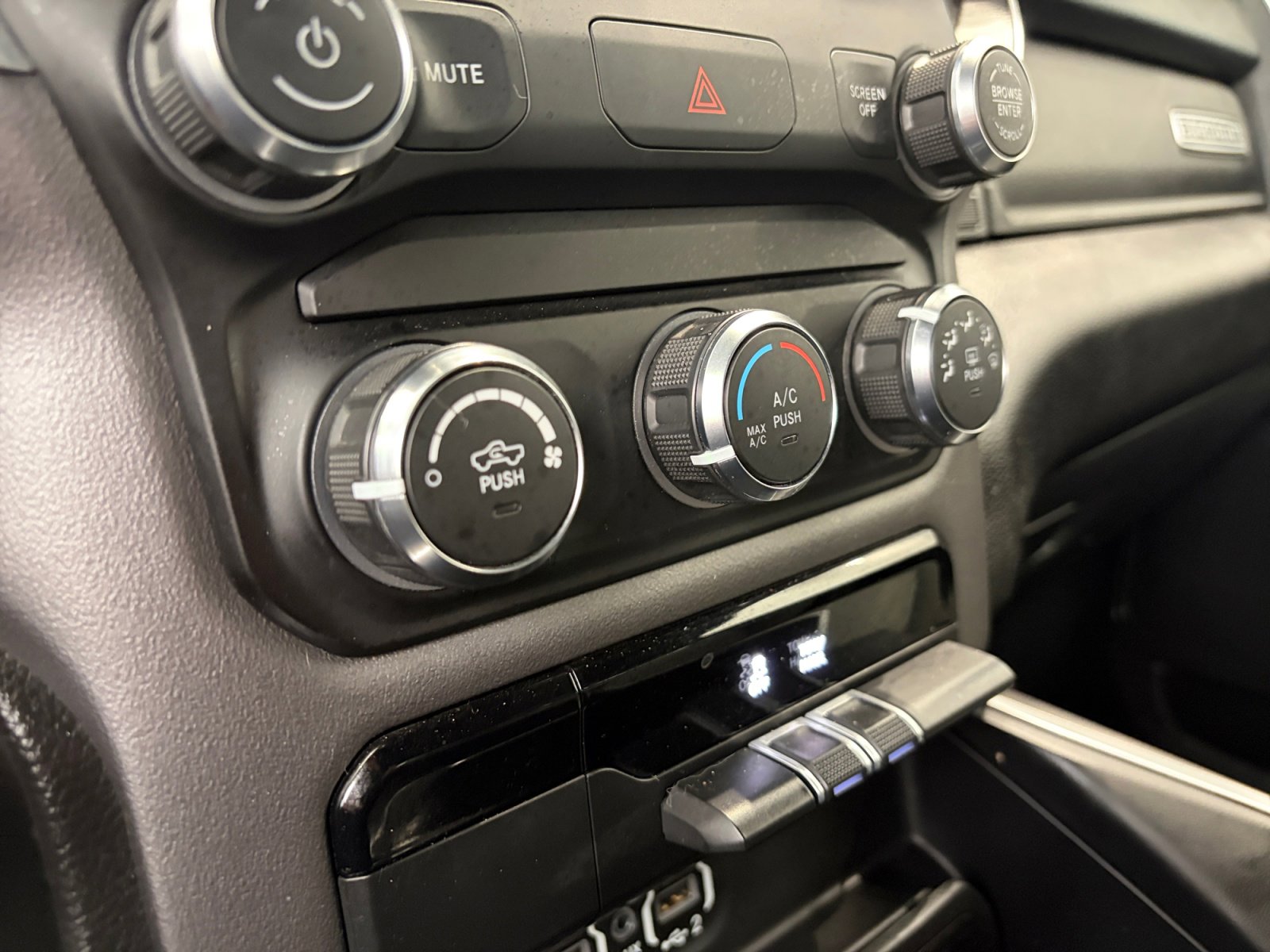 Used 2021 RAM 1500 Big Horn image 16