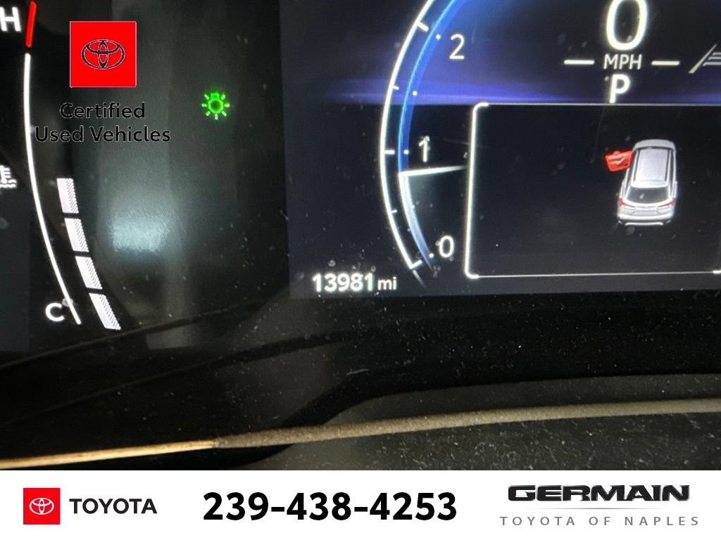 Used 2023 Toyota Corolla Cross XLE w/ Convenience Package FWD image 22
