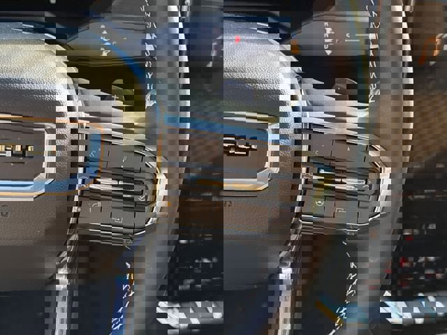 Used 2025 GMC Acadia Denali image 30