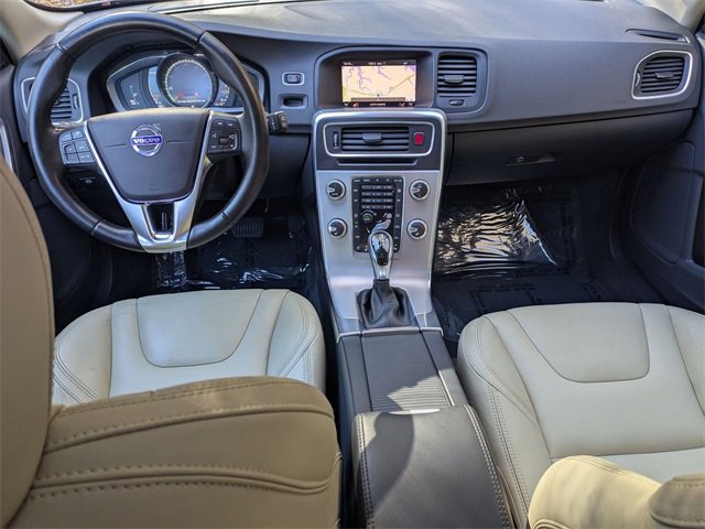 Used 2018 Volvo V60 T5 Dynamic w/ Vision Package image 16